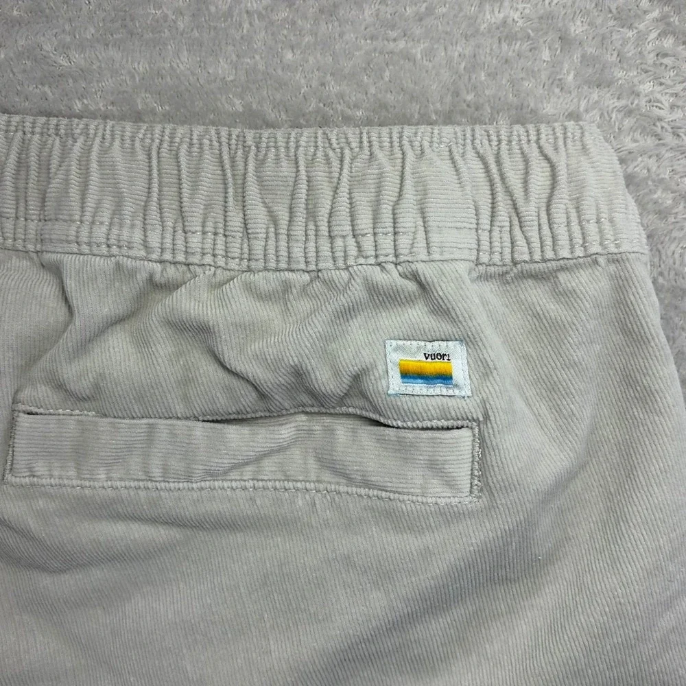 Vuori Optimist Shorts Men XL Grey Corduroy Elastic Waist Drawstring Stretch V385